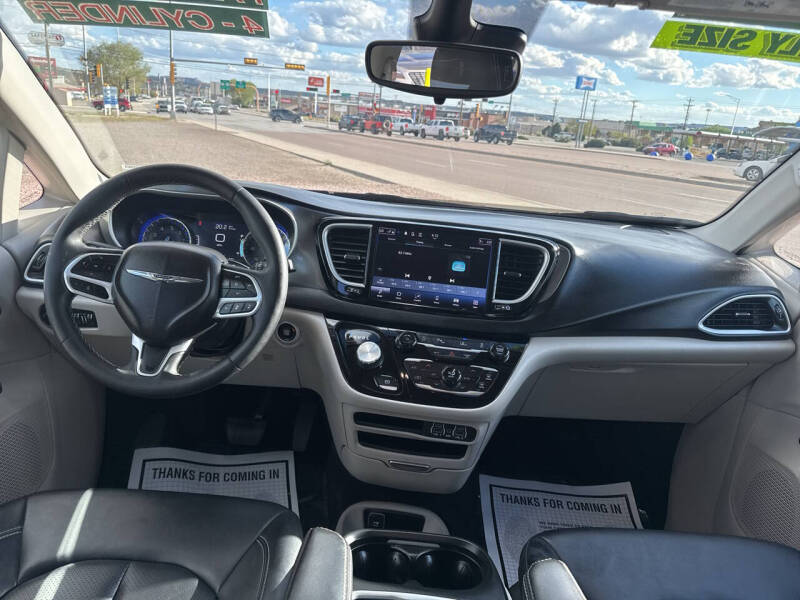 2024 Chrysler Pacifica Touring L