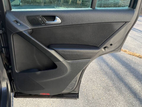 2015 Volkswagen Tiguan SE