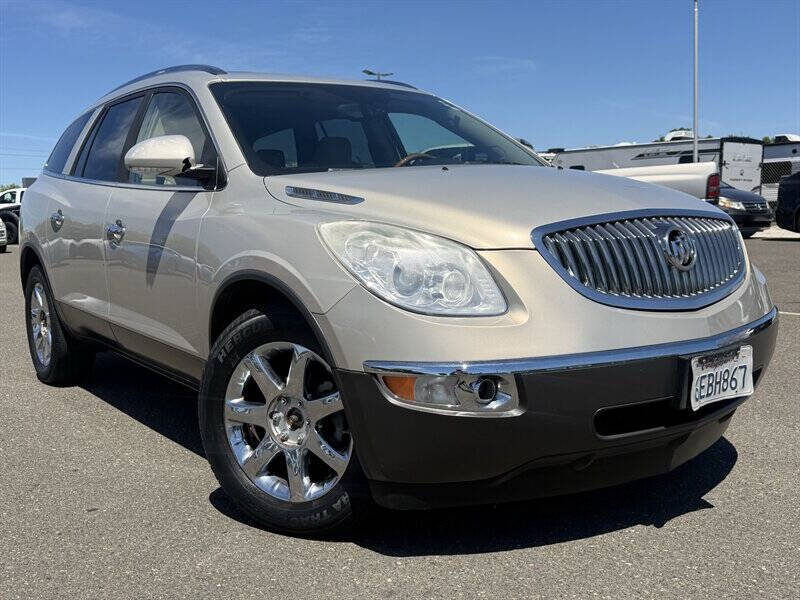 Silver 2008 Buick Enclave CXL FWD SUV / Crossover Front-Wheel Drive 6-Speed Automatic