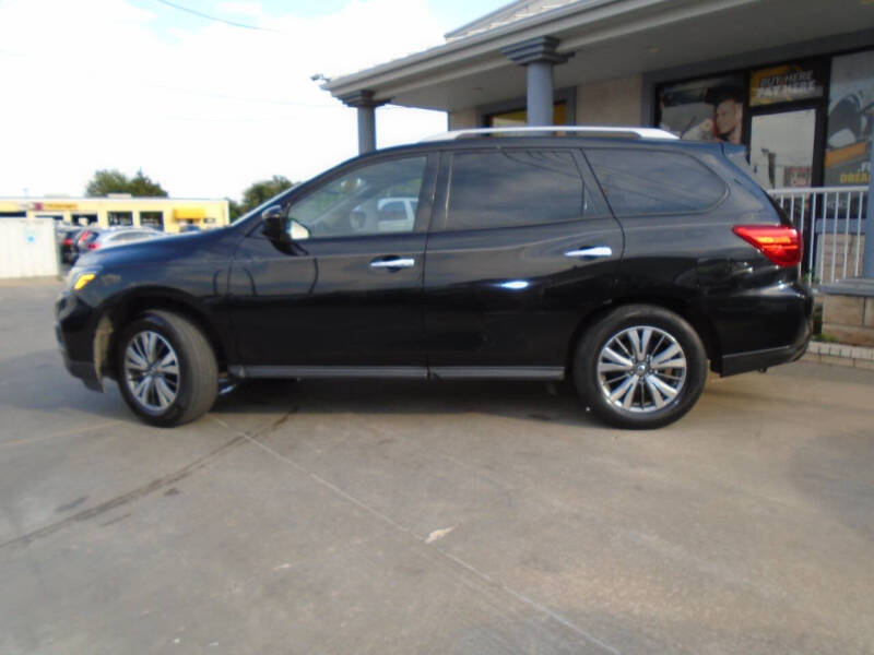 2018 Nissan Pathfinder SV