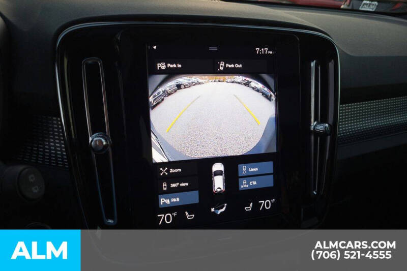 2022 Volvo XC40 T5 R-Design