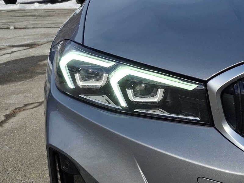 2025 BMW 3 Series 330i xDrive