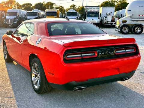 2022 Dodge Challenger SXT