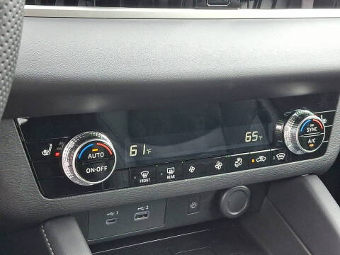 2025 Mitsubishi Outlander PHEV SE