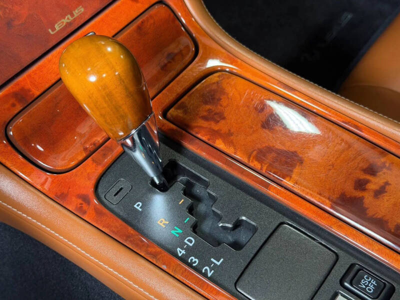 2004 Lexus SC 430