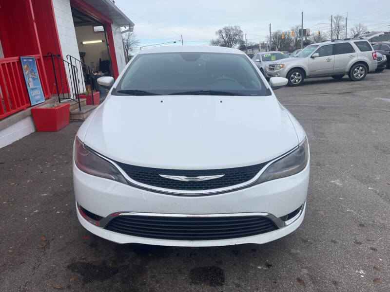 2015 Chrysler 200 C photo 4