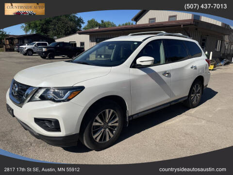 2019 Nissan Pathfinder for sale at COUNTRYSIDE AUTO INC in Austin MN