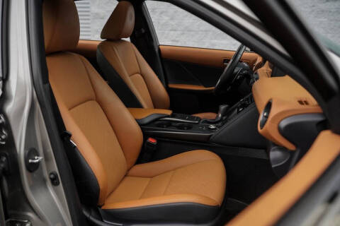 2023 Lexus IS 300