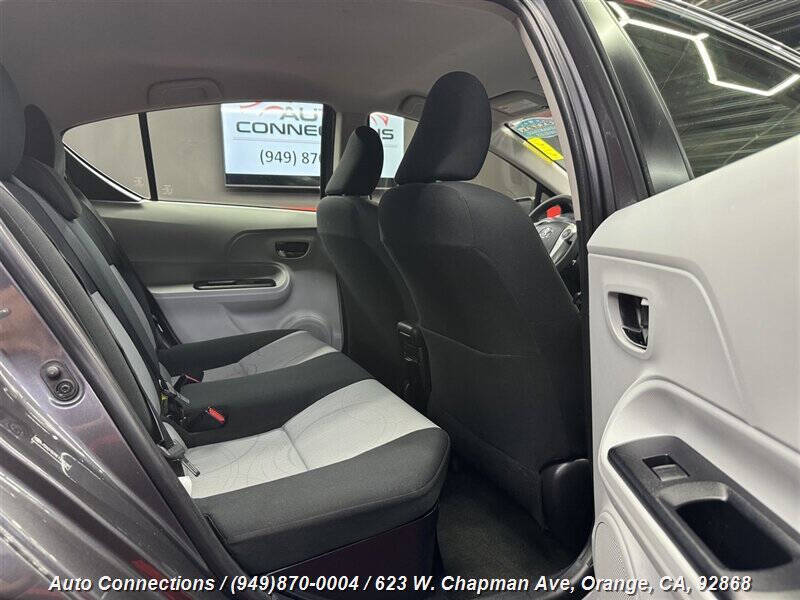 2014 Toyota Prius c Three