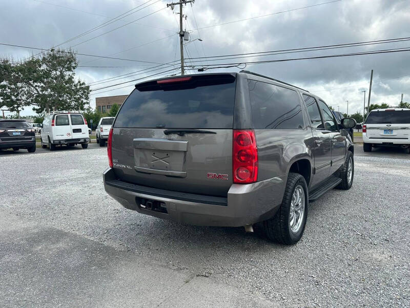 2011 GMC Yukon XL SLE