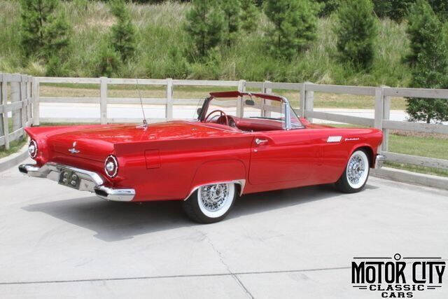 1957 Ford Thunderbird