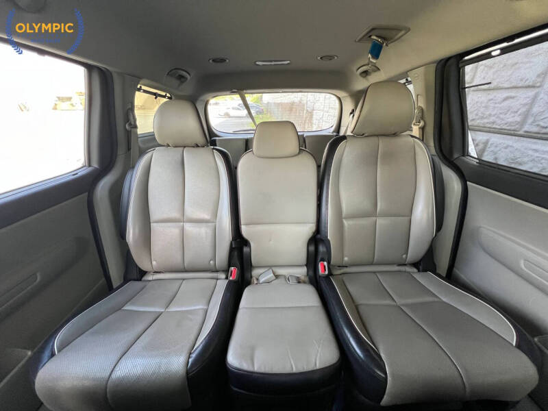 2021 Kia Sedona