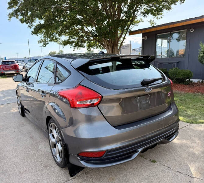 2017 Ford Focus ST
