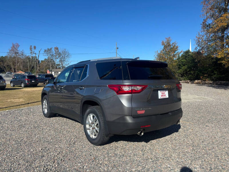 2018 Chevrolet Traverse 1LT photo 4