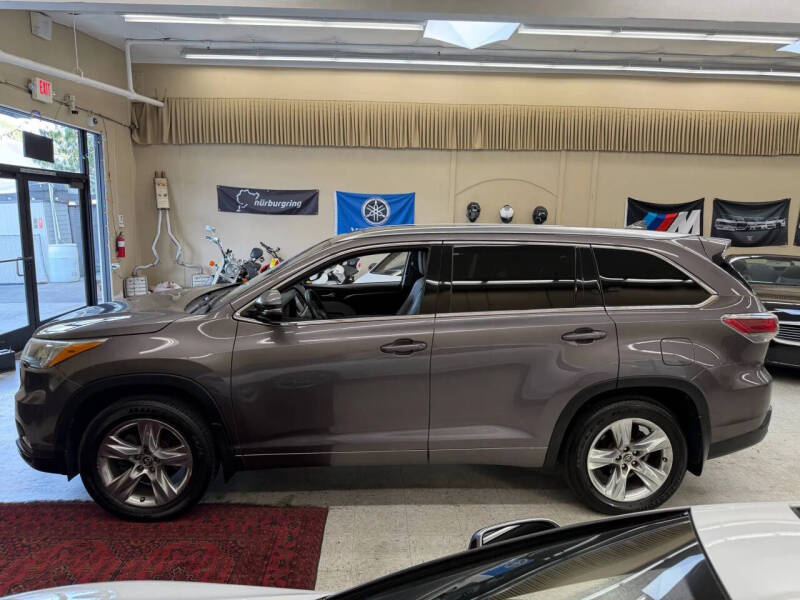 2016 Toyota Highlander Limited Platinum