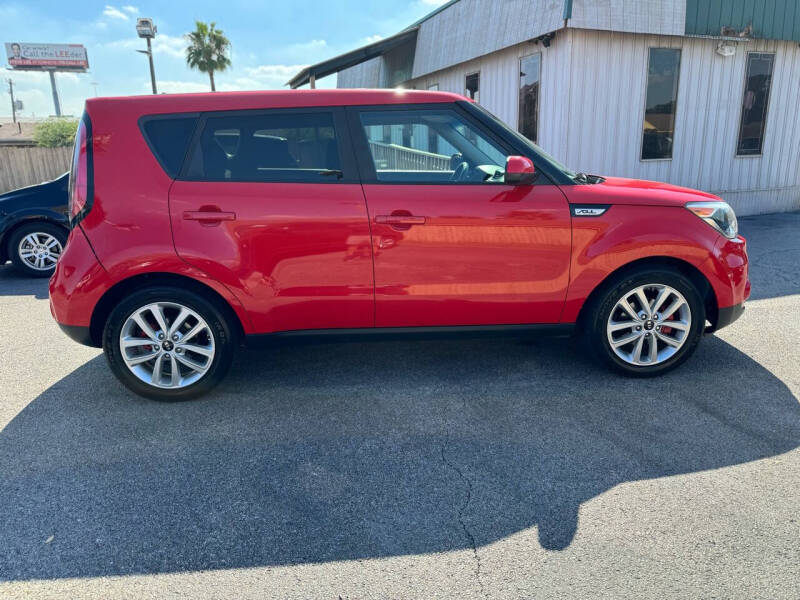 2017 Kia Soul null photo 15