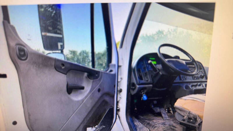 2020 Freightliner M2 106