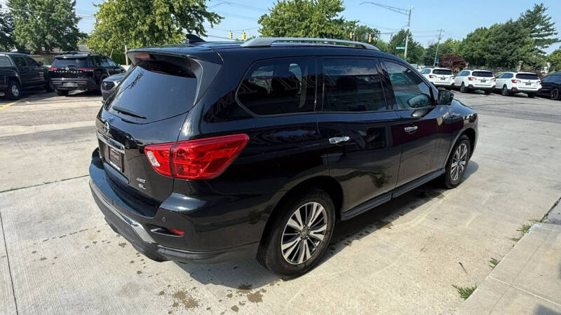 2020 Nissan Pathfinder SL