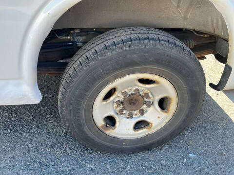 2008 GMC Savana LS 3500