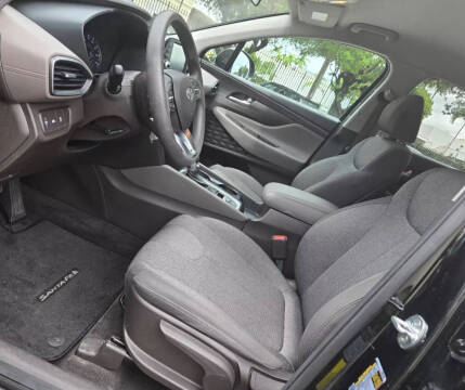 2020 Hyundai Santa Fe SE