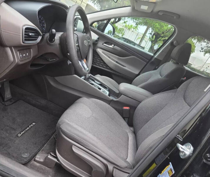 2020 Hyundai Santa Fe SE