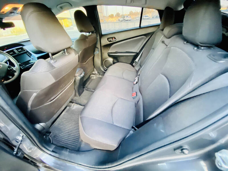 2022 Toyota Prius LE