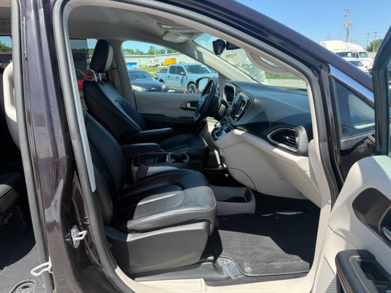 2017 Chrysler Pacifica Touring Plus