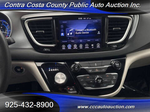 2017 Chrysler Pacifica Hybrid Touring Plus