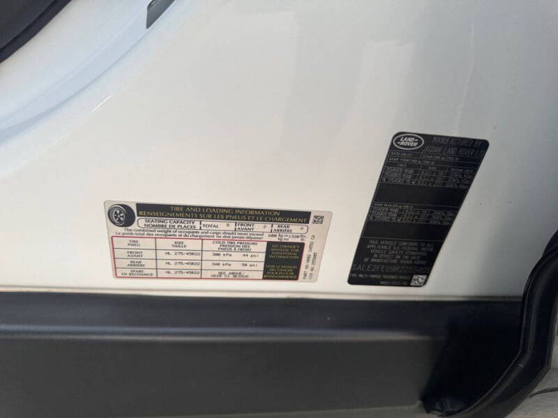 2024 Land Rover Defender 130 P400 X-Dynamic SE