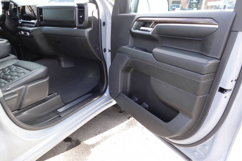 2024 GMC Sierra 1500 Elevation Standard