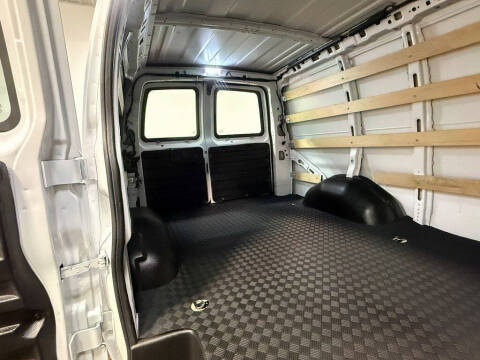 2024 GMC Savana 2500