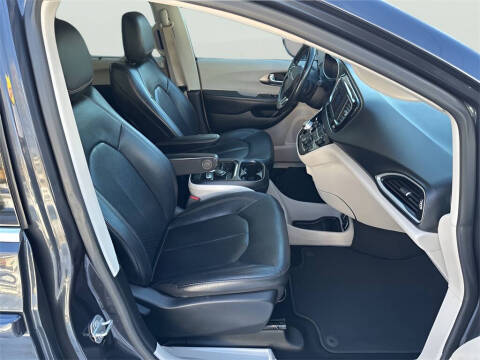 2020 Chrysler Pacifica Touring L