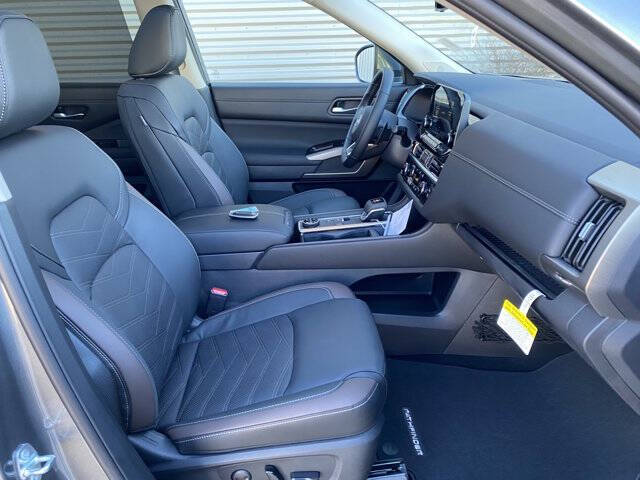 2025 Nissan Pathfinder Platinum