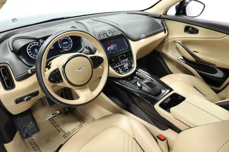 2021 Aston Martin DBX