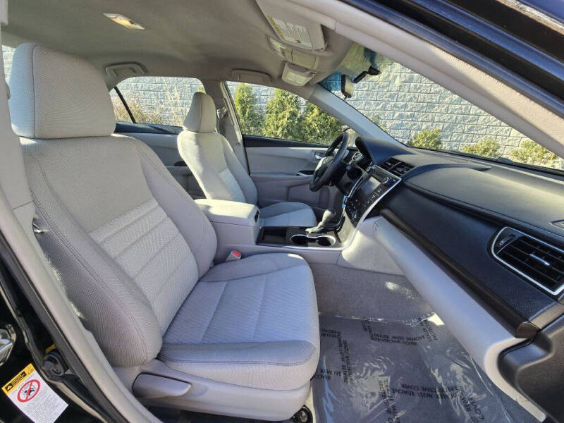 2016 Toyota Camry LE