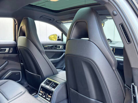 2023 Porsche Panamera 4 E-Hybrid