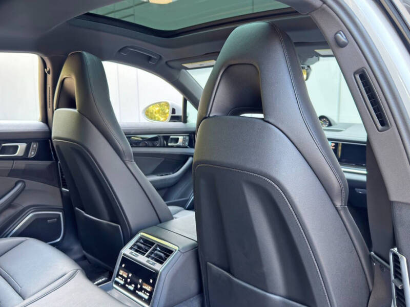 2023 Porsche Panamera 4 E-Hybrid