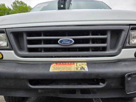 2005 Ford E-Series E-350 SD