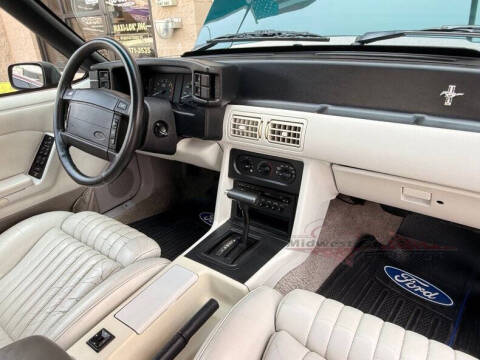 1990 Ford Mustang