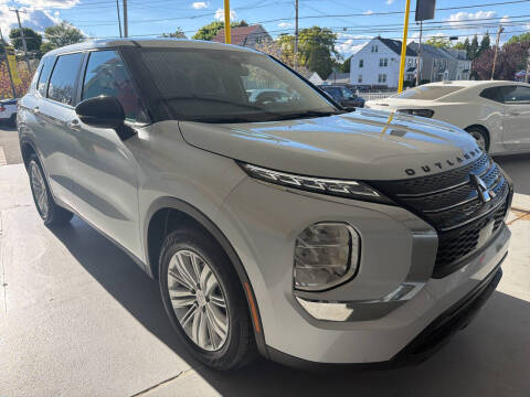 2024 Mitsubishi Outlander ES