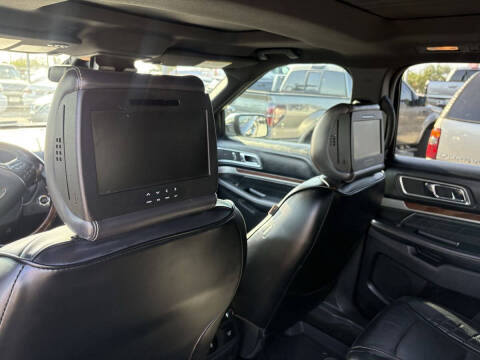 2017 Ford Explorer Platinum