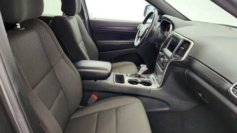 2020 Jeep Grand Cherokee Laredo E