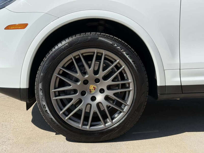 2018 Porsche Cayenne Platinum Edition