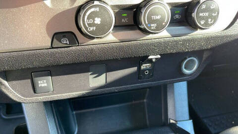 2019 Toyota Tacoma SR