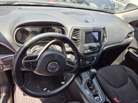 2019 Jeep Cherokee Latitude