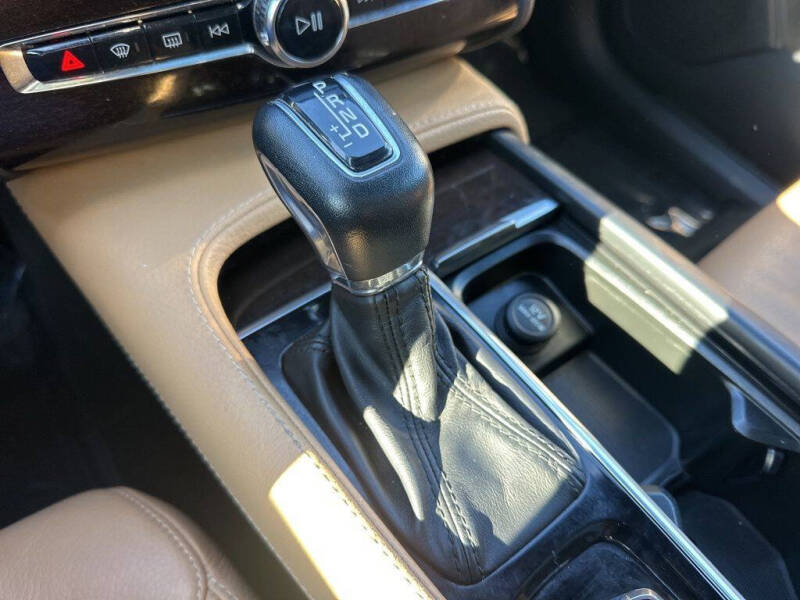 2019 Volvo XC90 T6 Momentum