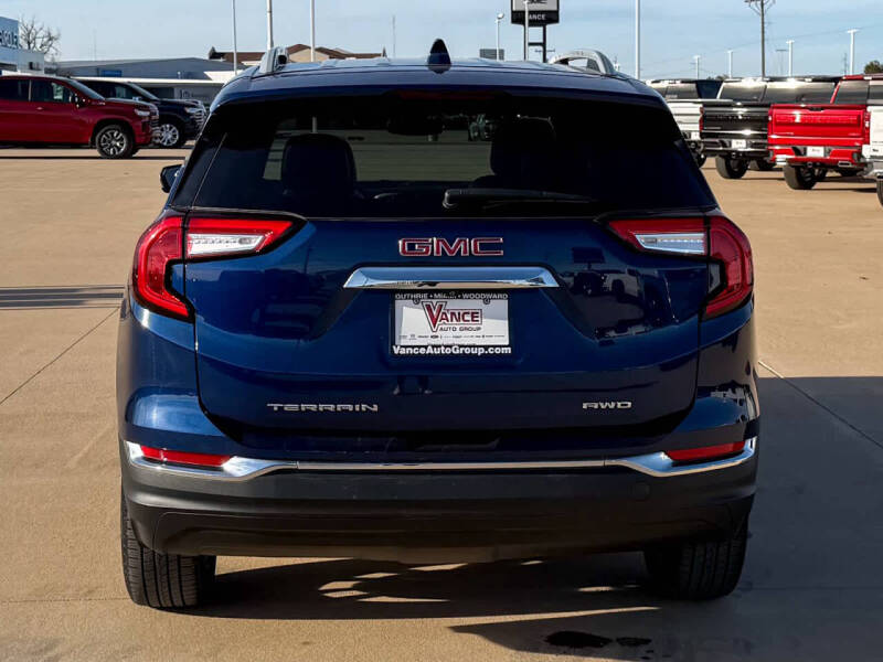 2023 GMC Terrain SLT