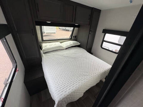 2025 Venture RV SportTrek