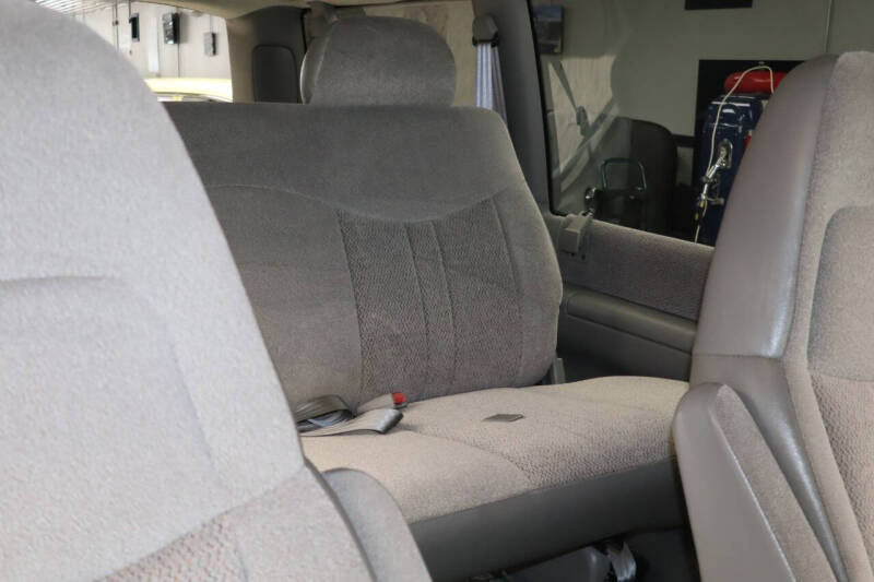 2002 Chevrolet Astro LS