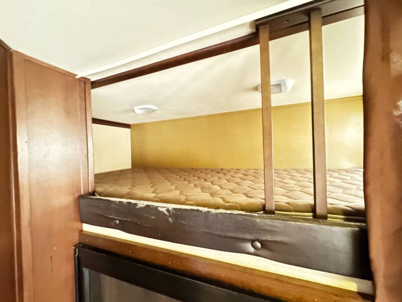 2014 Keystone RV Voltage